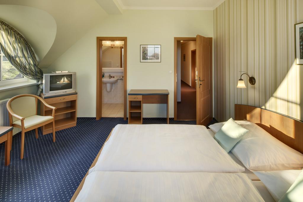 Hotel Kolonie Křivoklát Dış mekan fotoğraf
