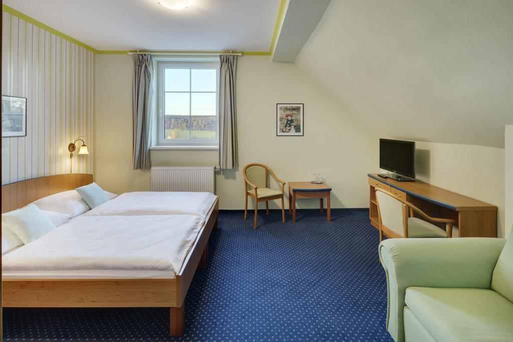 Hotel Kolonie Křivoklát Dış mekan fotoğraf
